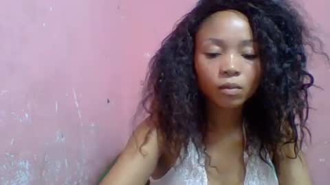 estelah20 online show from 10/16/25, 11:55