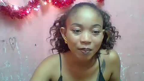 estelah20 online show from 12/18/25, 07:36