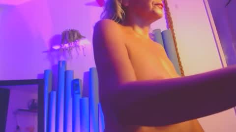 estelamaris online show from 03/09/25, 04:38