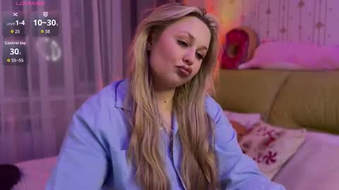 Estella online show from 01/19/26, 04:22