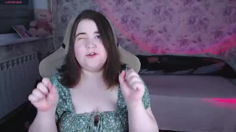 Snapshot of estelle_hicks chatting on 05/10/26, 07:08 estelle_hicks online show from 05/10/26, 07:08