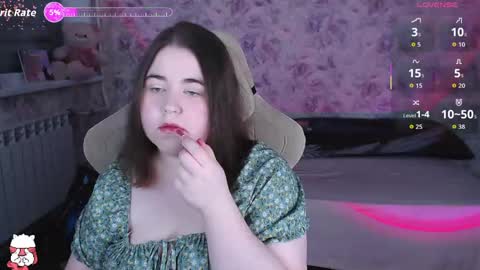 Snapshot of estelle_hicks chatting on 05/16/26, 07:01 estelle_hicks online show from 05/16/26, 07:01