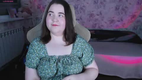 Snapshot of estelle_hicks chatting on 05/19/26, 07:20 estelle_hicks online show from 05/19/26, 07:20