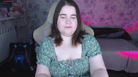 Snapshot of estelle_hicks chatting on 05/21/26, 07:32 estelle_hicks online show from 05/21/26, 07:32