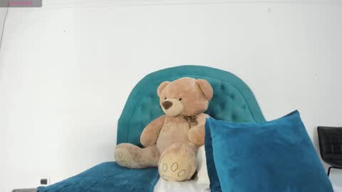 Estephany online show from 12/02/25, 09:54