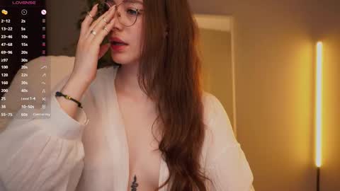 Ester online show from 11/28/25, 01:30