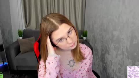 Ester online show from 02/09/26, 12:25