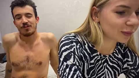 Snapshot of ester_vixen chatting on 09/17/25, 03:24 Ester online show from 09/17/25, 03:24