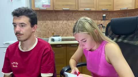 Snapshot of ester_vixen chatting on 09/25/25, 06:22 Ester online show from 09/25/25, 06:22