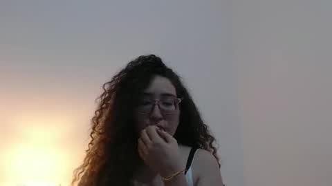 Snapshot of esteralcantara chatting on 02/11/26, 01:21 esteralcantara online show from 02/11/26, 01:21