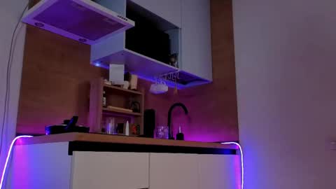 Ester online show from 05/10/26, 07:30
