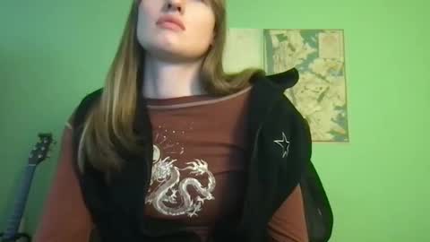 Snapshot of esthergreyplus chatting on 02/20/25, 10:37 Esther Grey online show from 02/20/25, 10:37