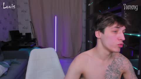 Snapshot of esthetics_boys chatting on 12/22/24, 03:11 LOUIS online show from 12/22/24, 03:11