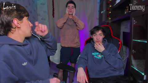 Snapshot of esthetics_boys chatting on 01/02/25, 04:24 LOUIS online show from 01/02/25, 04:24