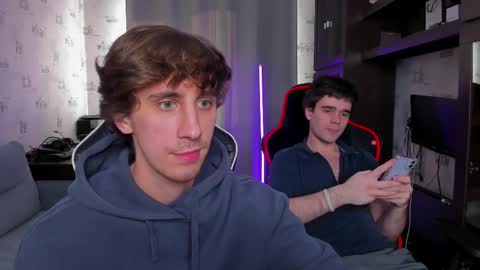 Snapshot of esthetics_boys chatting on 03/07/25, 01:18 LOUIS online show from 03/07/25, 01:18