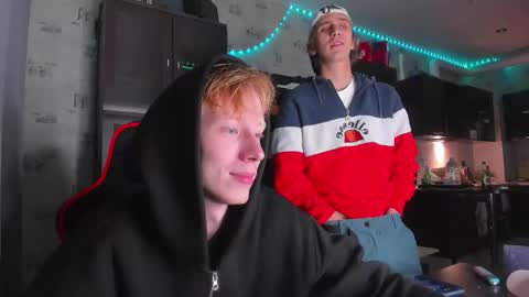 Snapshot of esthetics_boys chatting on 10/03/25, 01:46 LOUIS online show from 10/03/25, 01:46