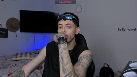 estivenvel online show from 10/22/25, 07:24