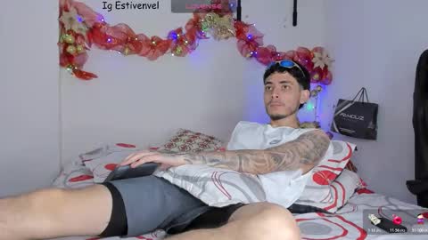 estivenvel online show from 11/21/25, 05:33