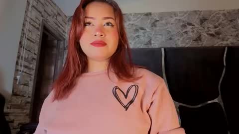 estrella05_ online show from 11/23/25, 04:01