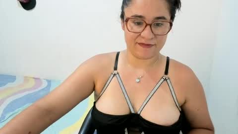 Snapshot of estrellajunior chatting on 07/08/26, 02:27 estrellajunior online show from 07/08/26, 02:27