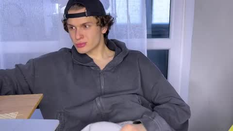 Alex online show from 04/10/26, 02:44