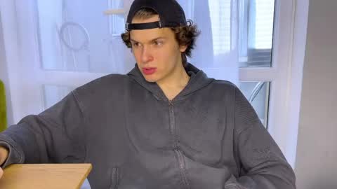 Alex online show from 04/18/26, 09:02