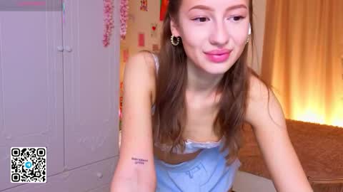 esyameglin online show from 10/14/25, 02:12