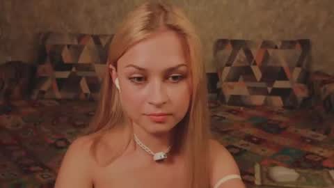 Snapshot of eternalophelia chatting on 06/12/26, 11:35 Sophia online show from 06/12/26, 11:35