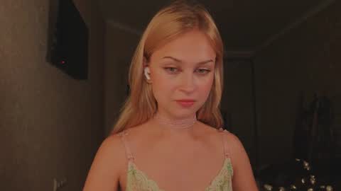 Snapshot of eternalophelia chatting on 06/26/26, 11:53 Sophia online show from 06/26/26, 11:53