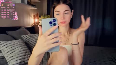 Snapshot of eternity_is_endless chatting on 10/07/25, 08:11 Mary online show from 10/07/25, 08:11