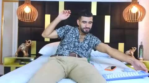 Ethan online show from 11/06/25, 07:37