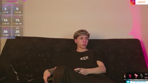 Snapshot of ethan_and_ava chatting on 06/06/26, 02:05 ethan and ava online show from 06/06/26, 02:05