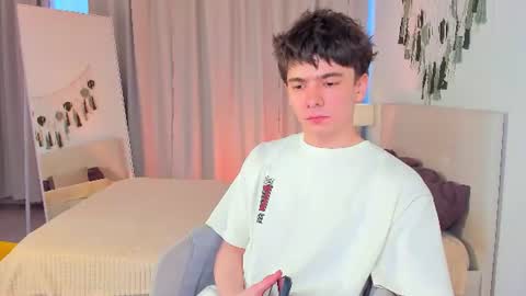 Snapshot of ethan_crowe chatting on 07/28/26, 03:54 Ethan online show from 07/28/26, 03:54
