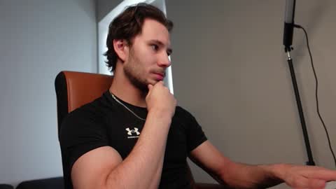 Snapshot of ethan_fyre1 chatting on 10/17/25, 01:14 Ethan online show from 10/17/25, 01:14