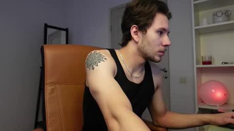 Snapshot of ethan_fyre1 chatting on 10/25/25, 11:51 Ethan online show from 10/25/25, 11:51