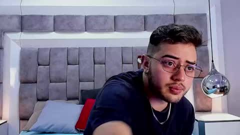 ethan_greys online show from 11/17/25, 03:56