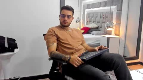 ethan_greys online show from 11/22/25, 03:49