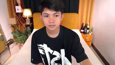 Snapshot of ethan_lauren chatting on 04/30/26, 06:09 ethan_lauren online show from 04/30/26, 06:09