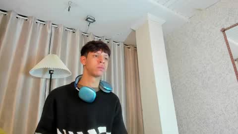 Snapshot of ethan_qop chatting on 06/08/26, 11:32 Ethan online show from 06/08/26, 11:32