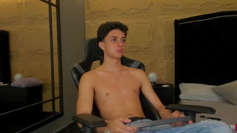 ethanlowell online show from 10/25/25, 05:59