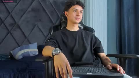 ethanlowell online show from 04/04/26, 08:17