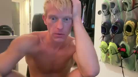 Snapshot of ethantaylor6969 chatting on 10/27/25, 12:15 Ethan online show from 10/27/25, 12:15