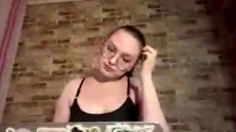 Snapshot of ethelynvainio chatting on 10/17/25, 02:30 Lily online show from 10/17/25, 02:30
