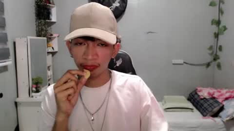 Snapshot of ethereal_ethan chatting on 06/25/26, 09:36 Ethan online show from 06/25/26, 09:36