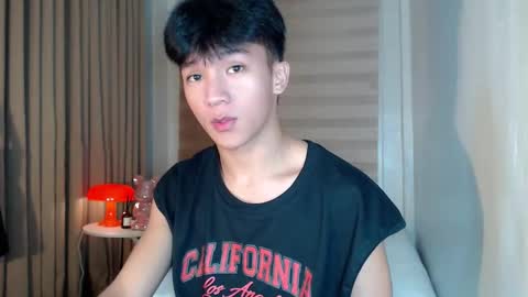 Snapshot of etherealboytoy4hire chatting on 02/13/26, 01:29 Rey online show from 02/13/26, 01:29