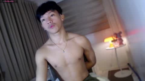 Snapshot of etherealboytoy4hire chatting on 07/26/26, 03:19 Rey online show from 07/26/26, 03:19