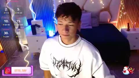 ette online show from 12/22/25, 04:09