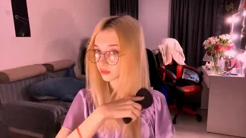 Snapshot of eufemiazurawski chatting on 02/18/26, 01:07 Tali online show from 02/18/26, 01:07