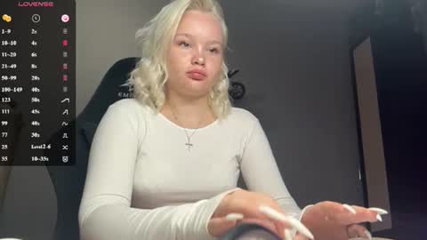 Snapshot of eugenierickel chatting on 07/08/26, 01:21 Alice online show from 07/08/26, 01:21