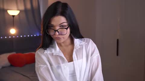 Camila online show from 12/03/25, 08:23